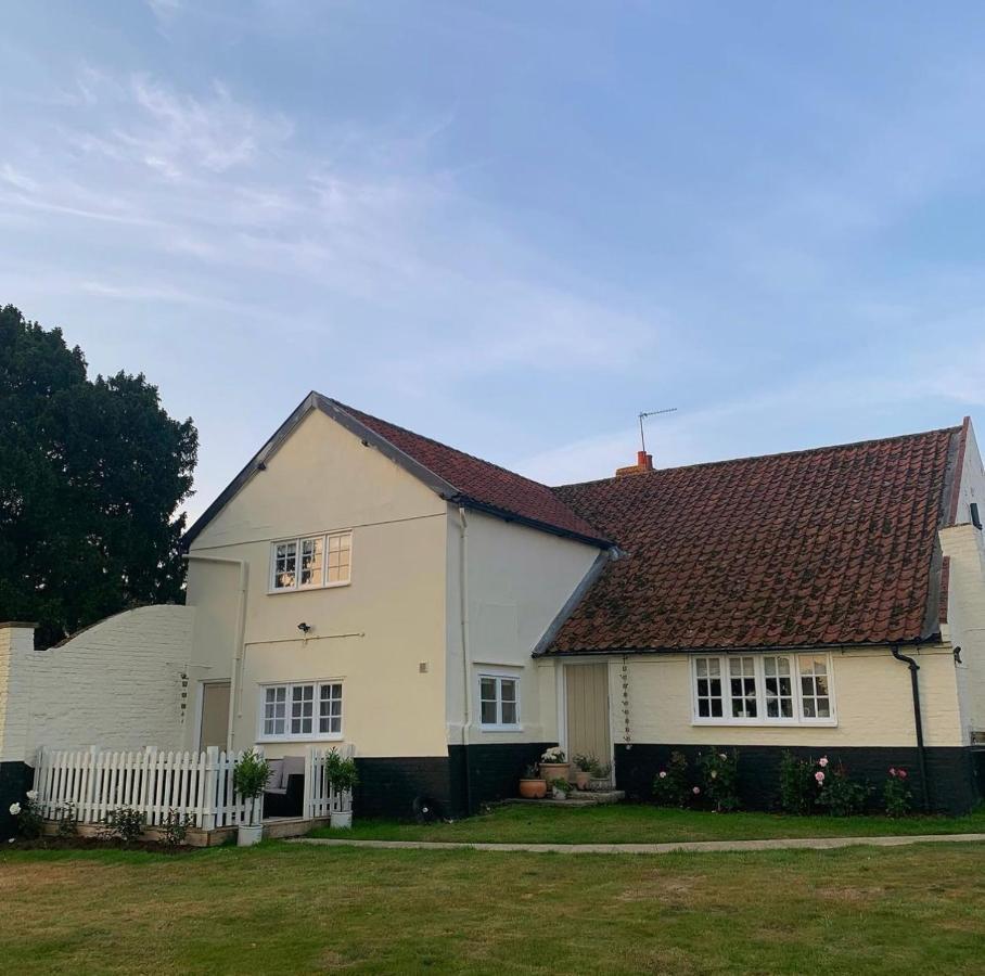 Church Farm Bed & Breakfast Thurlton Bagian luar foto