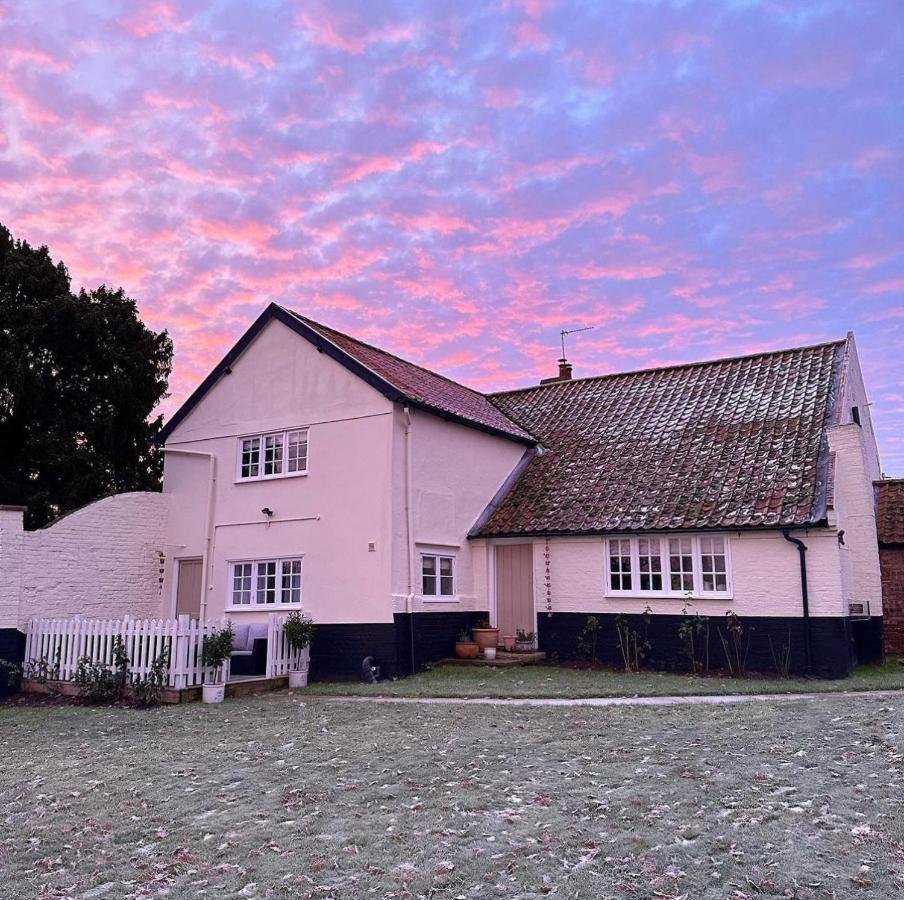 Church Farm Bed & Breakfast Thurlton Bagian luar foto